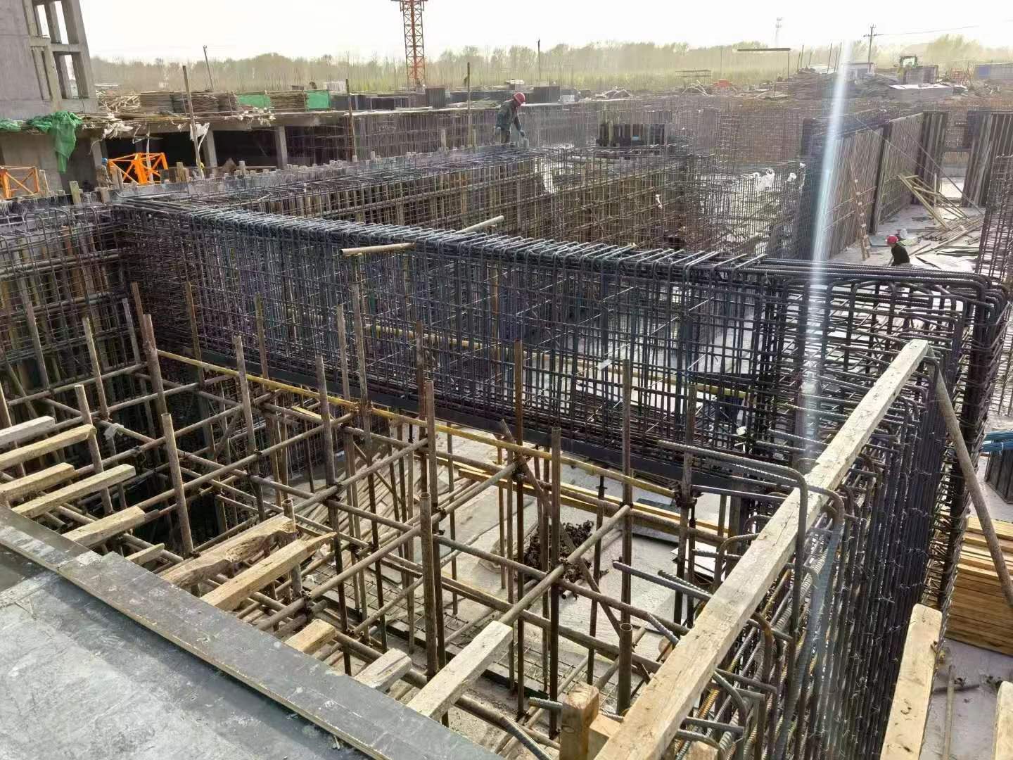 钦州建筑基础筏板施工时混凝土有哪些常见问题?